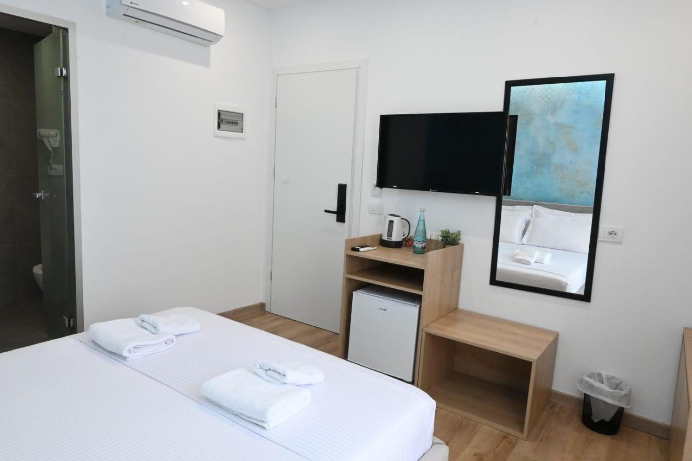 Emar Beachfront Hotel Ksamil Extérieur photo